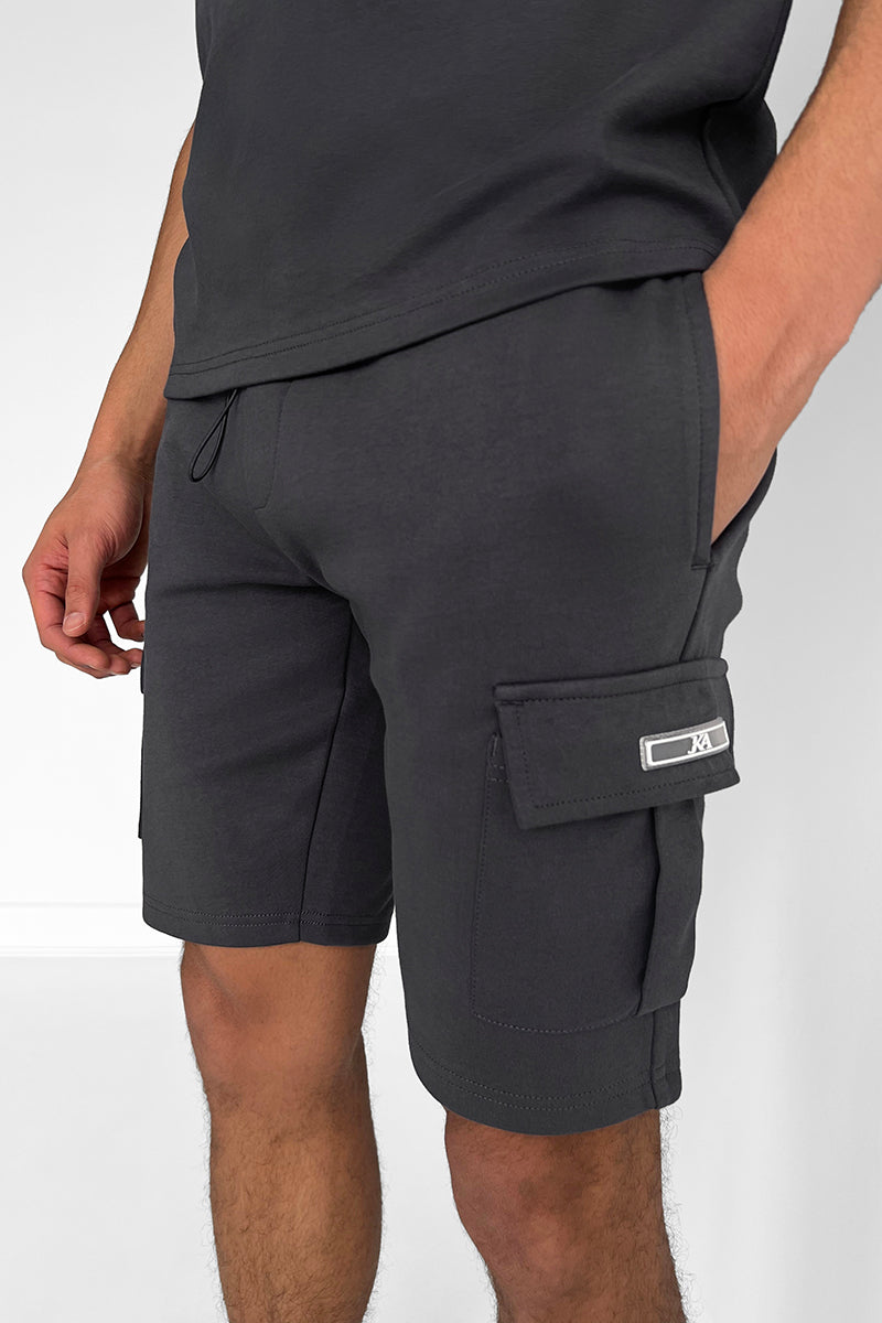 KAI – Lässiges Slim-Fit Ensemble für einen zeitgenössischen Stil