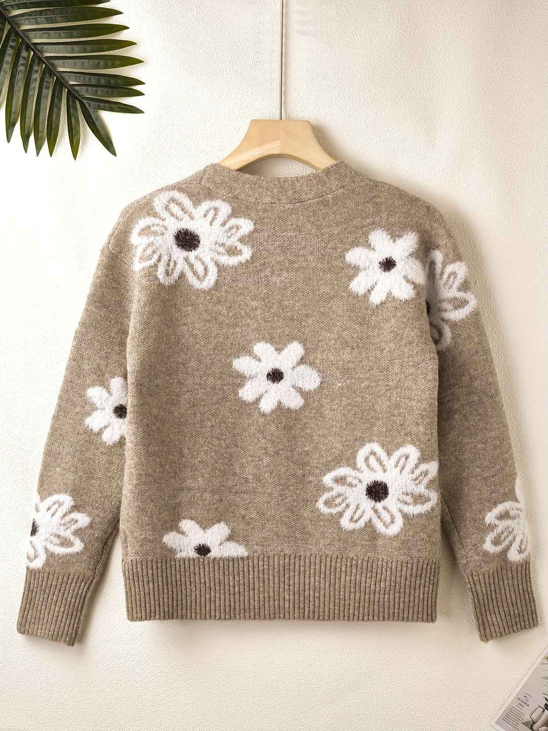 Mia Blumenmuster-Strickcardigan – Weicher, kuscheliger Strick mit zartem Blumendruck