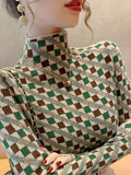 Stilfuld capri rullekrave sweater med moderne geometrisk mønster for et trendy look