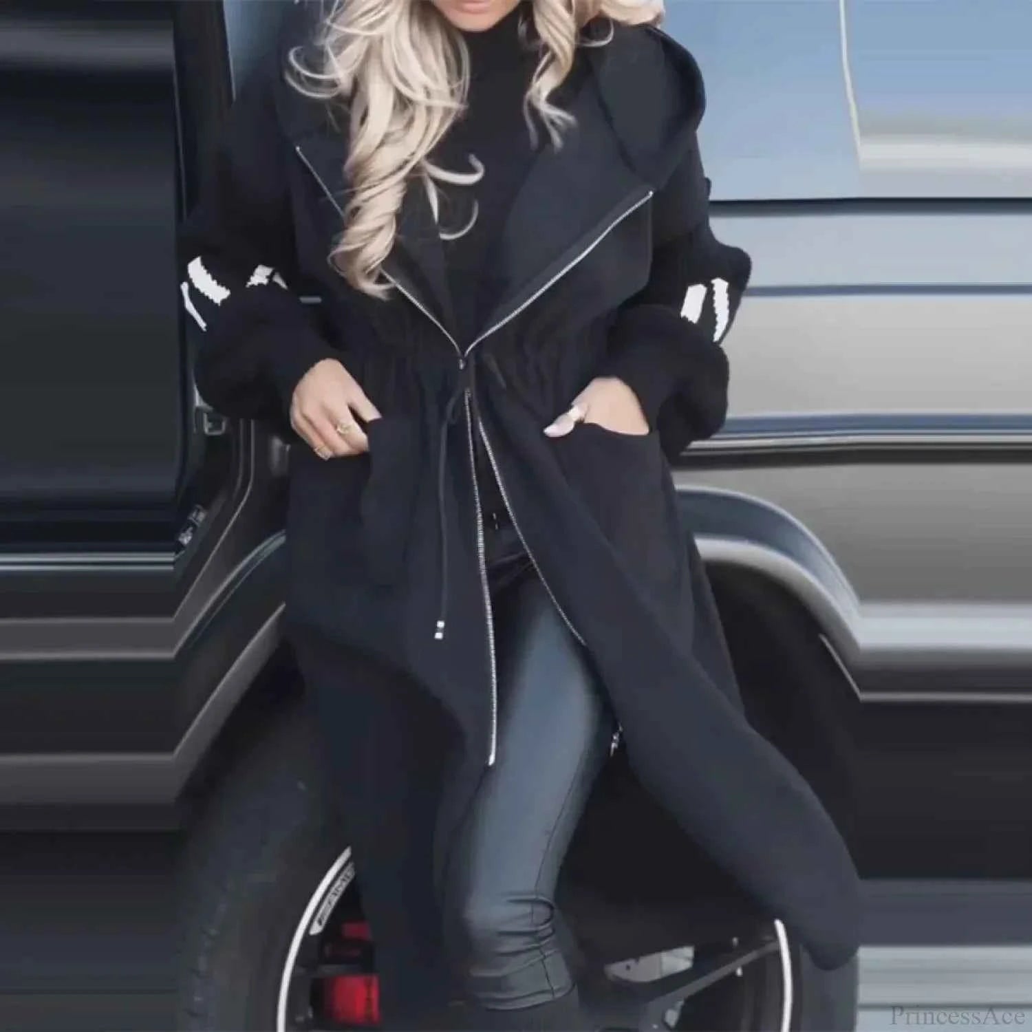 Legere Langarm-Patchwork-Lederjacke mit Schnürung