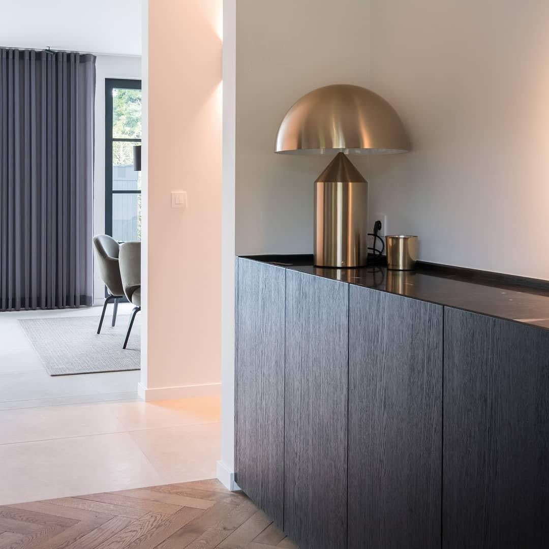 Moderne Tischlampe aus Metall – Langlebige Eleganz und energieeffiziente Beleuchtung