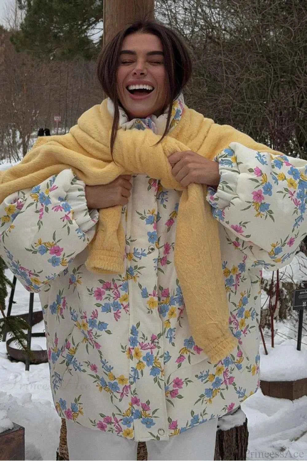 Schöne große farbige Jacke mit Reißverschluss, Stehkragen und Mischbaumwolle