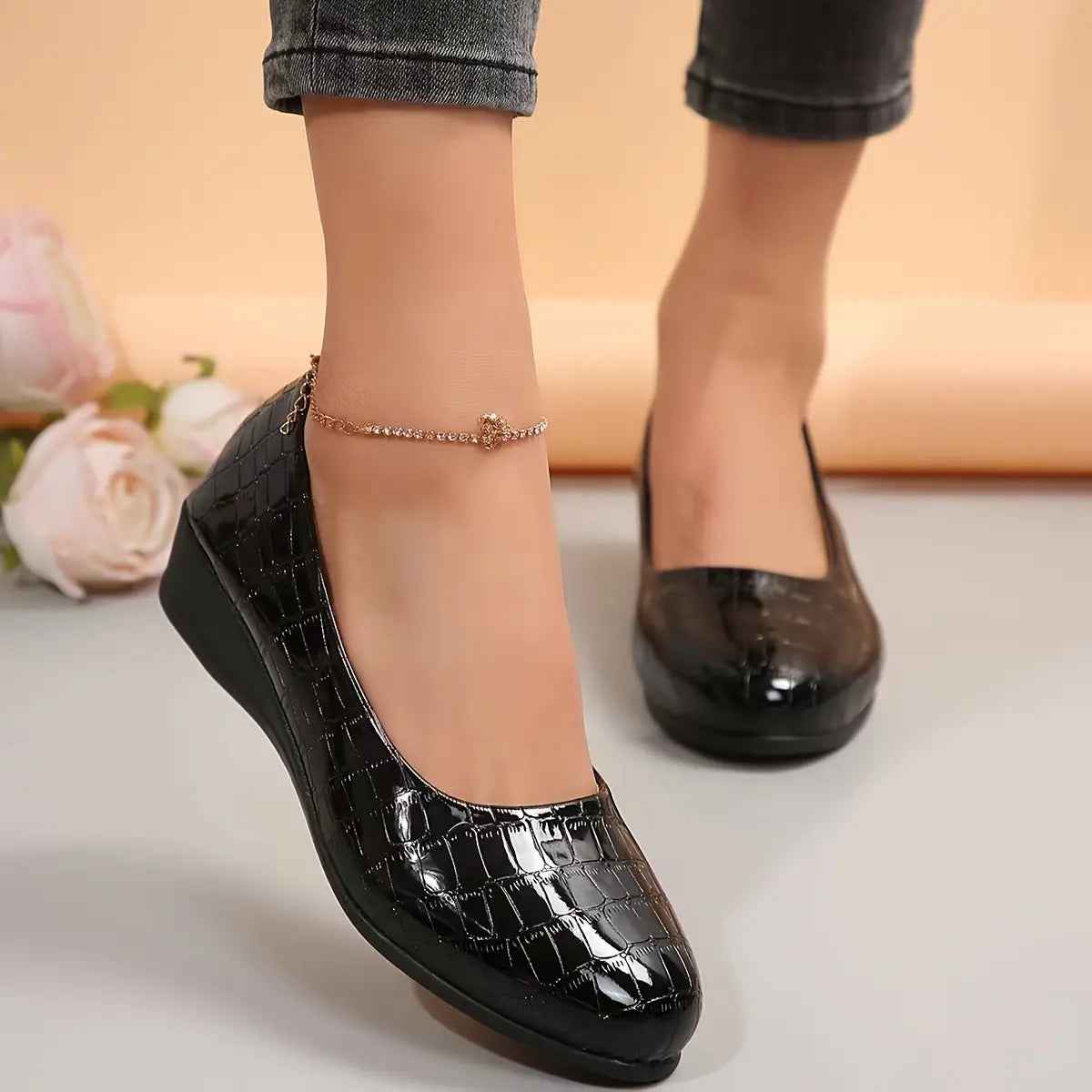 Orthopedic Leather Shoes for Women – Lightweight, Non-Slip & Breathable