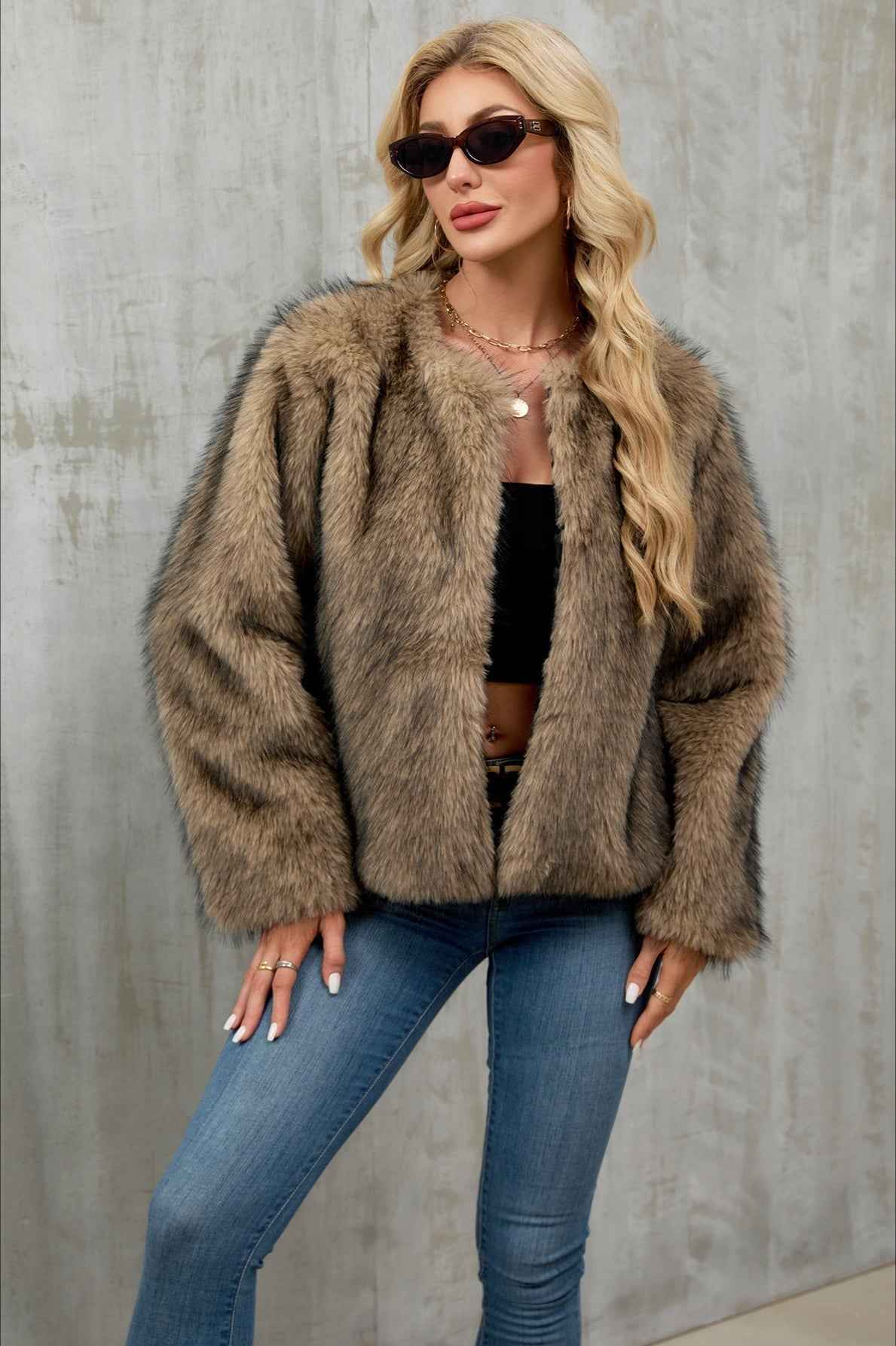 Kurzer Plüsch-Cardigan mit kurzem Flausch für einen gemütlichen und trendigen Look
