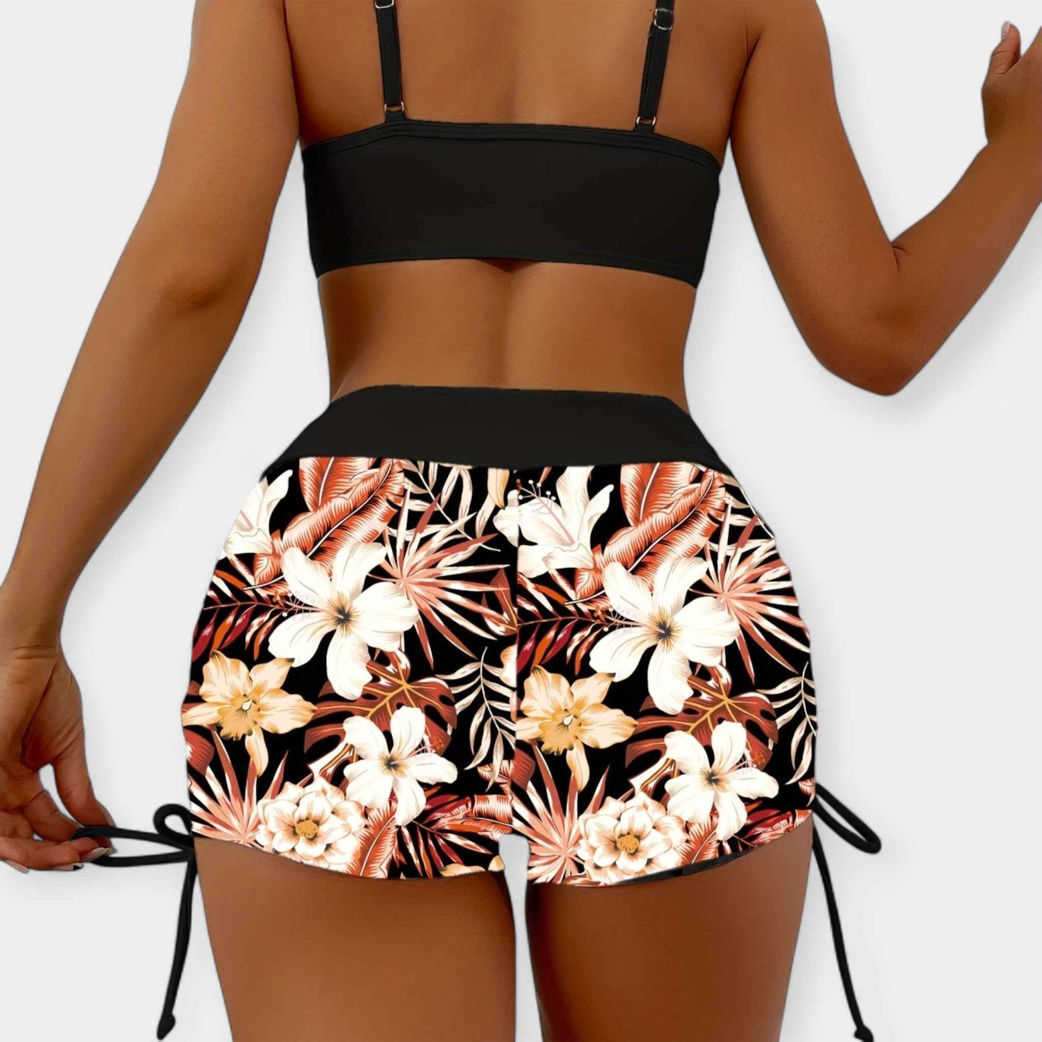 Hochtaillierter Bikini mit tropischen Mustern