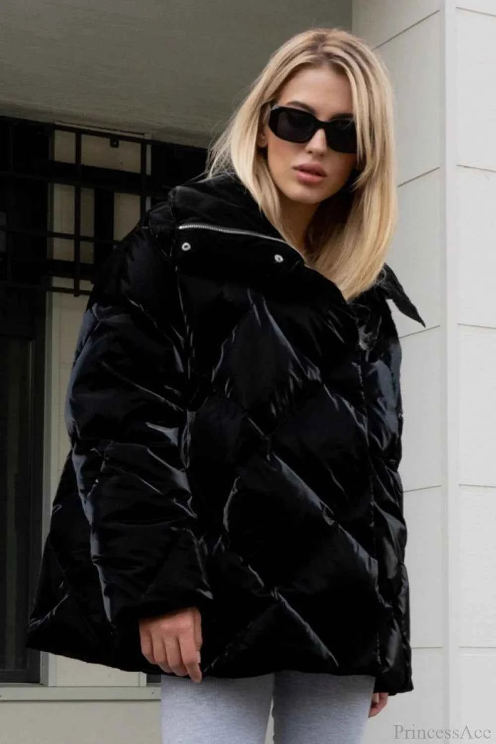 Oversize-Mantel mit Diamant-Quilting in matter und glänzender Optik, mit großem Revers-Kragen