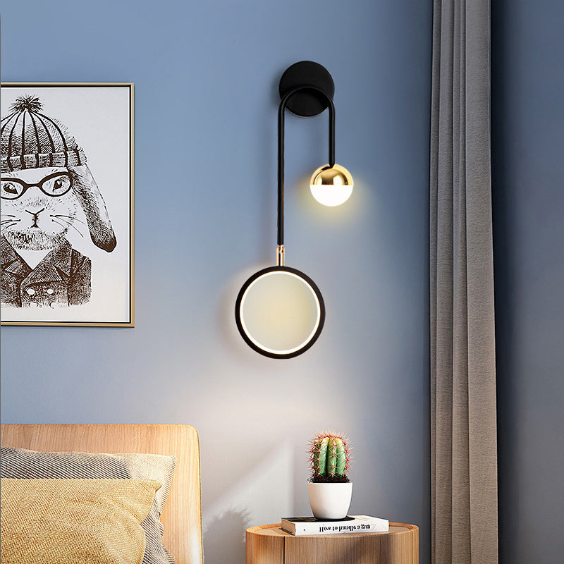 CozySwivel Nordische Drehbare Lampe für eine warme und moderne Atmosphäre