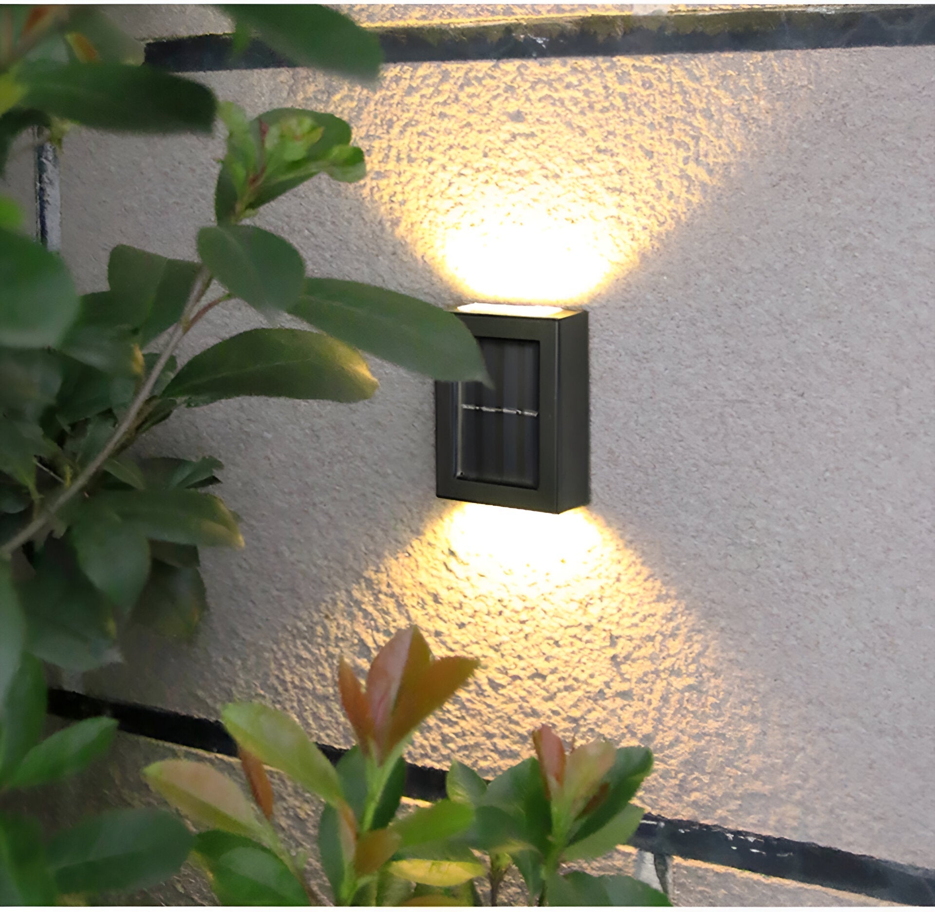 Selora - Solar-Außenleuchte LED mit IP65 Wasserbeständigkeit und edlem schwarzem Design