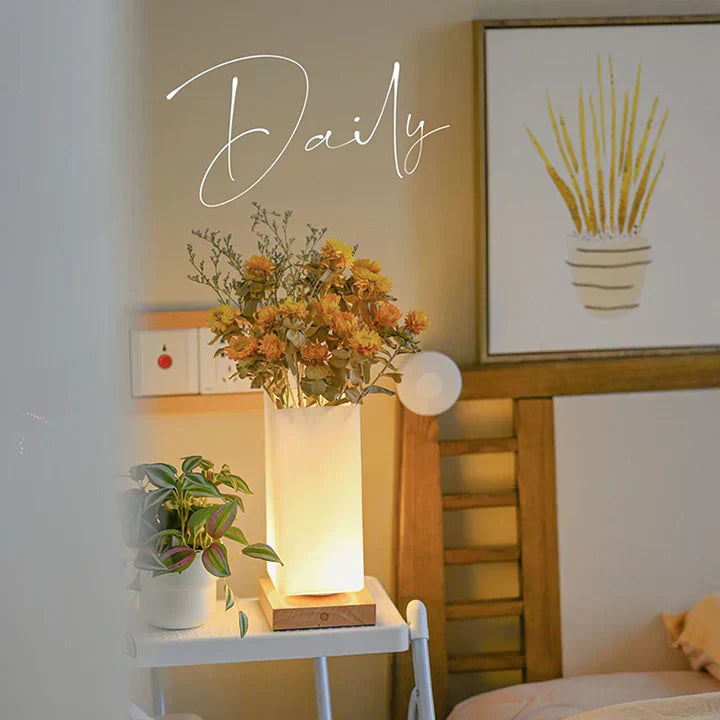 Elegante Glaslampe mit stilvollem Design und warmem Ambiente-Licht