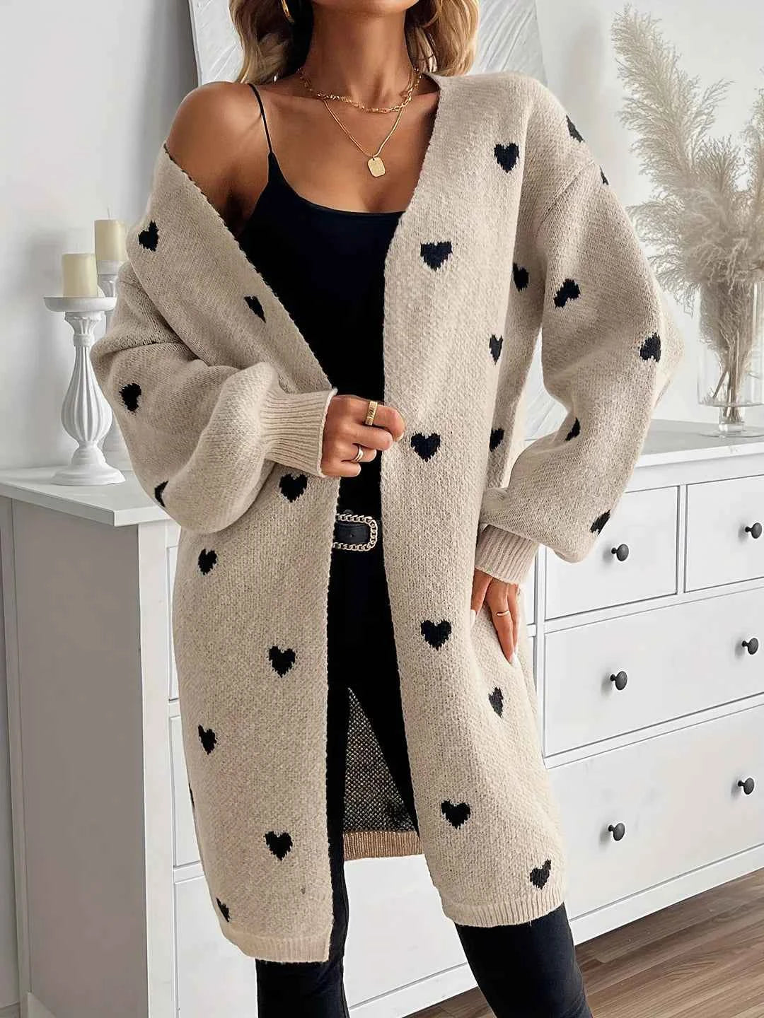 Julia kuscheliger Cardigan mit einem charmanten Herz-Muster