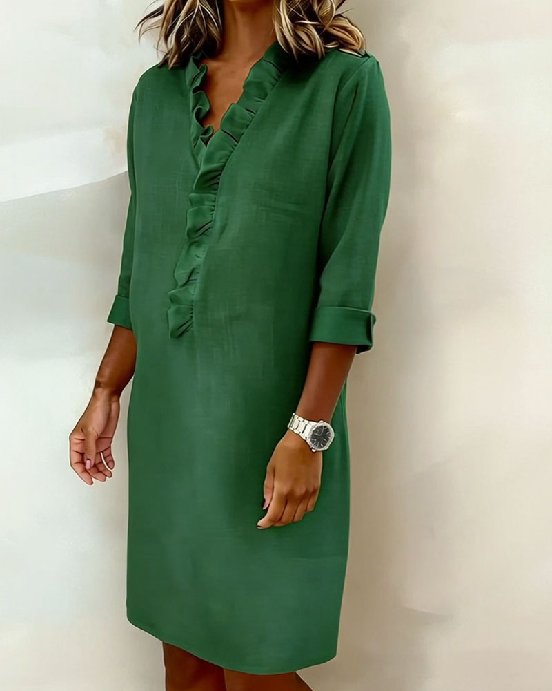Sommerkleid mit V-Ausschnitt, Rüschen und Leinen-Baumwolle