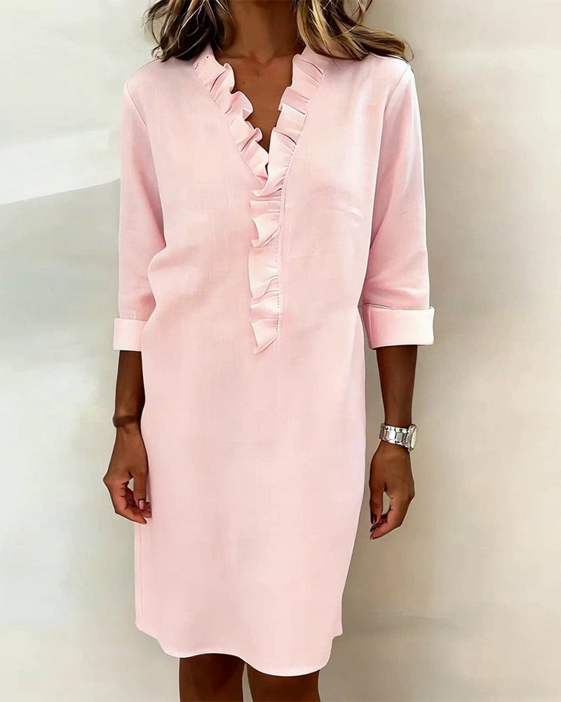 Sommerkleid mit V-Ausschnitt, Rüschen und Leinen-Baumwolle
