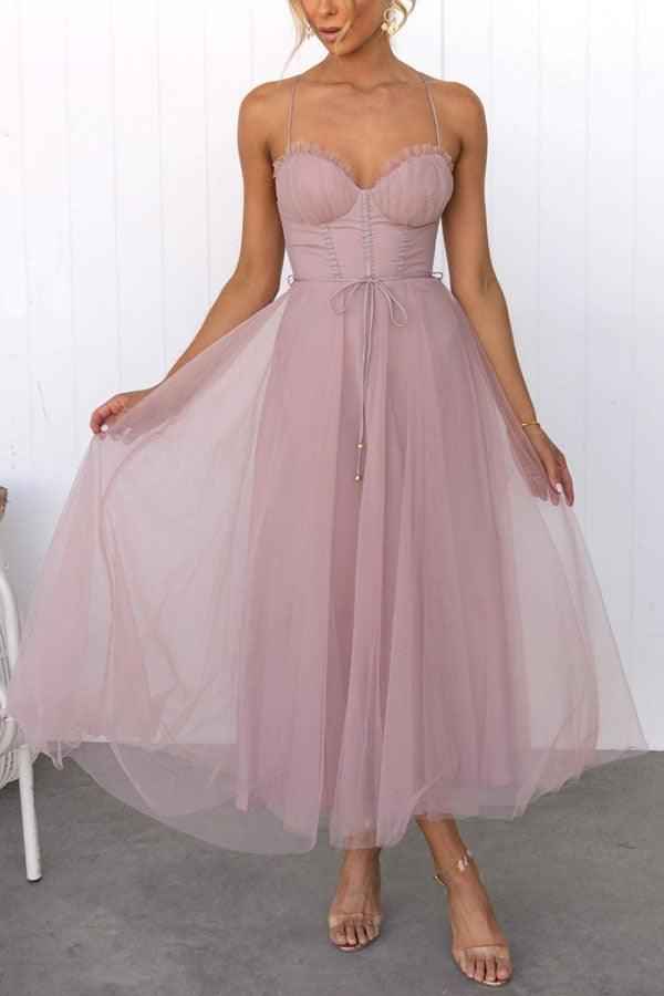 Elegantes Maxikleid aus Chiffon mit Trägern für eine moderne Prinzessinnenparty