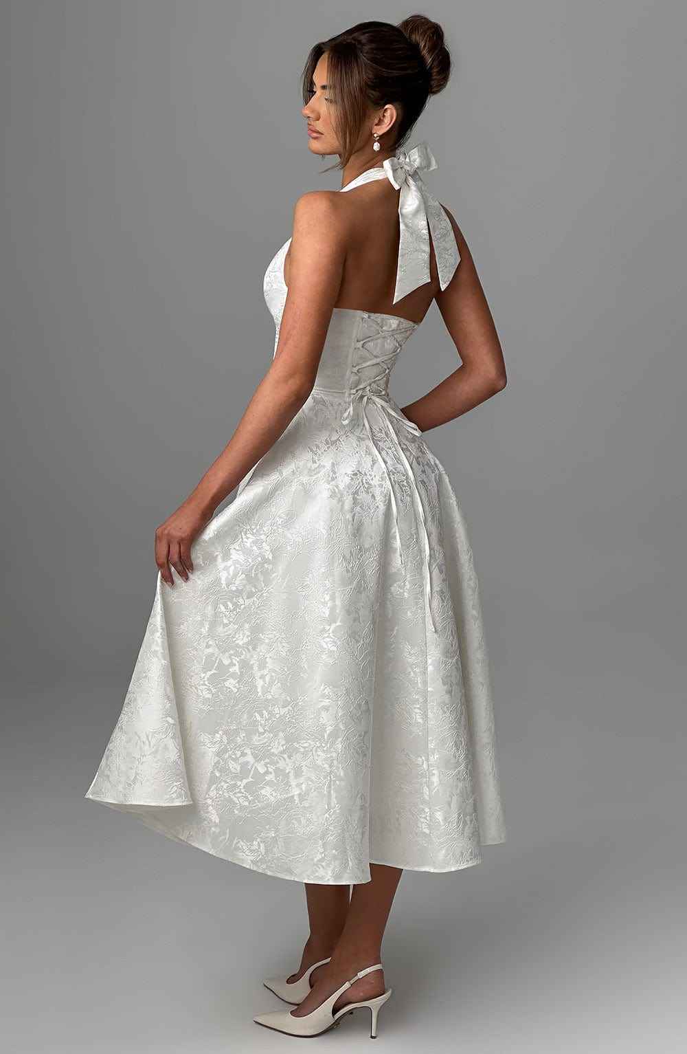 Ara Halter-Neck Midi-Kleid – Mühelose Eleganz