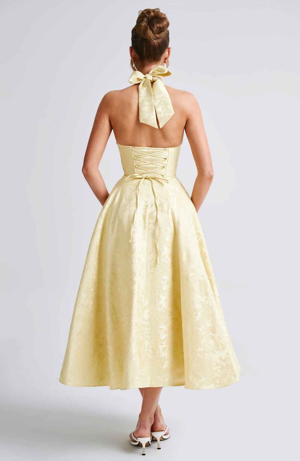 Ara Halter-Neck Midi-Kleid – Mühelose Eleganz