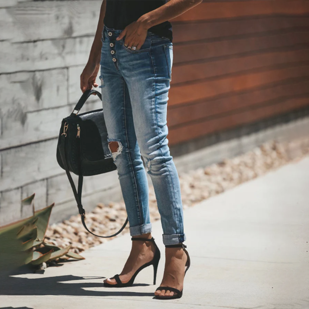Elif | Trendige und stilvolle zerrissene Jeans für einen modernen Look