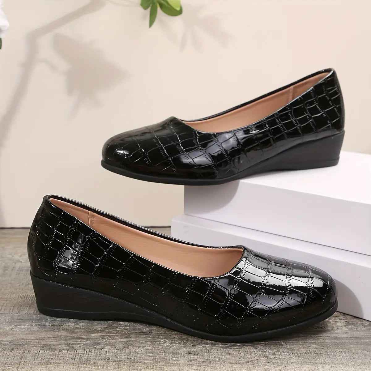 Orthopedic Leather Shoes for Women – Lightweight, Non-Slip & Breathable