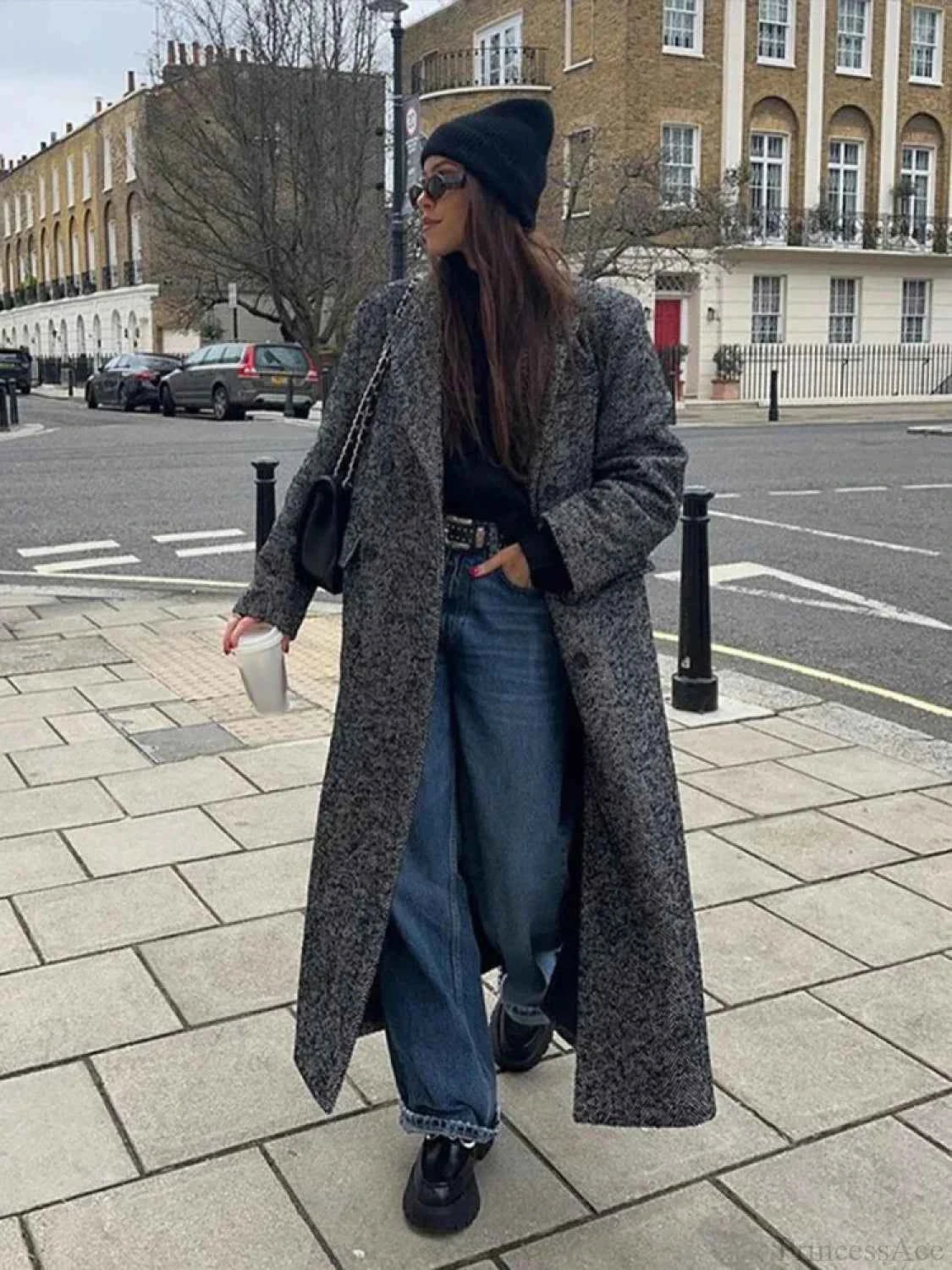 Eleganter Fake-Fur-Mantel mit Schnürung und Patchwork