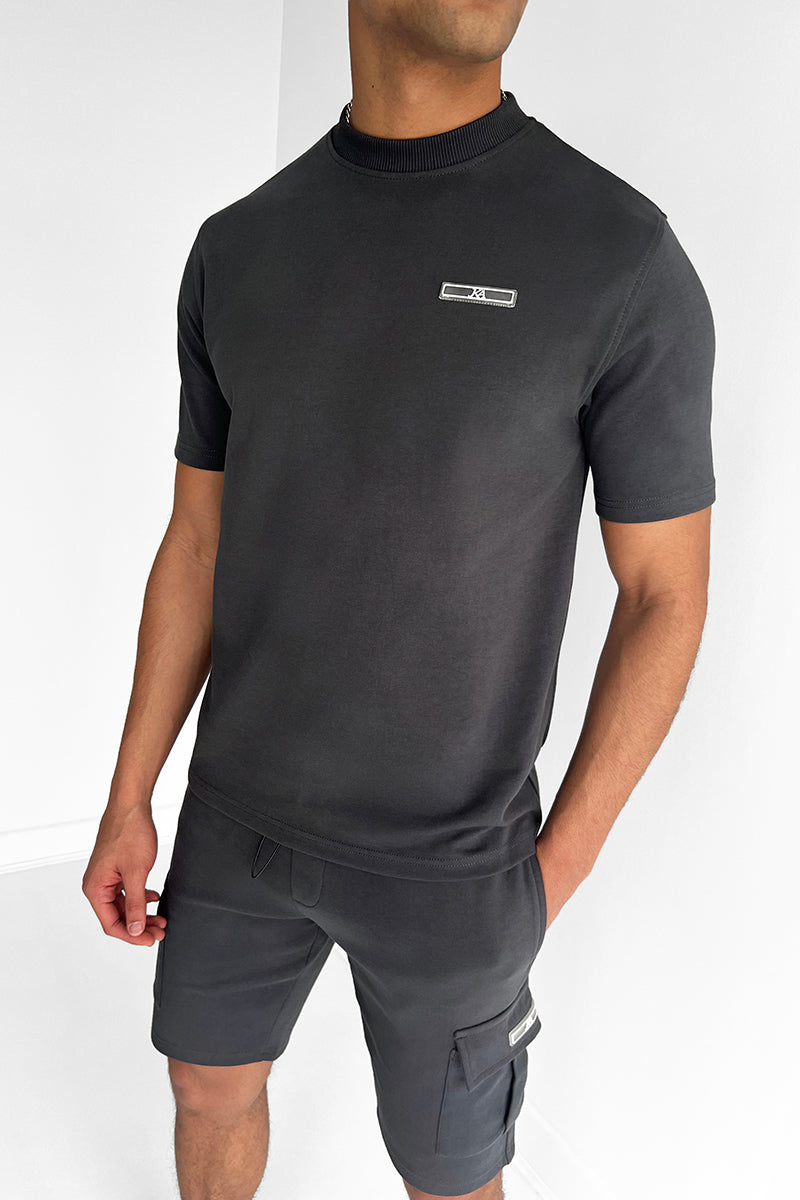 KAI – Lässiges Slim-Fit Ensemble für einen zeitgenössischen Stil