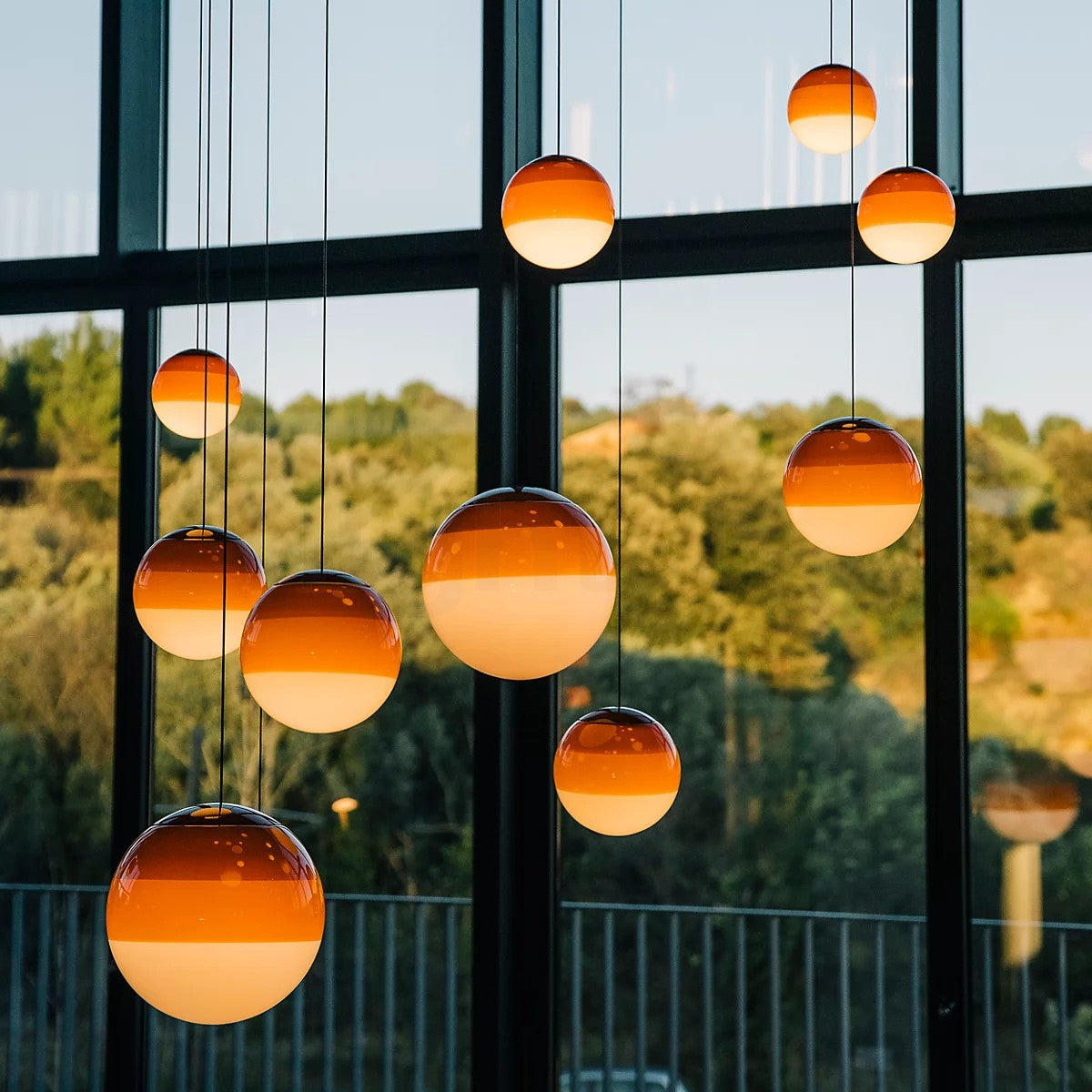 Moderne wasserdichte LED-Hängeleuchte mit gebürsteter Nickeloberfläche und dimmbarer Helligkeit
