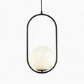 Elegante lampada a sospensione nordica con corpo dorato e paralume in vetro, regolabile in altezza per un'atmosfera raffinata