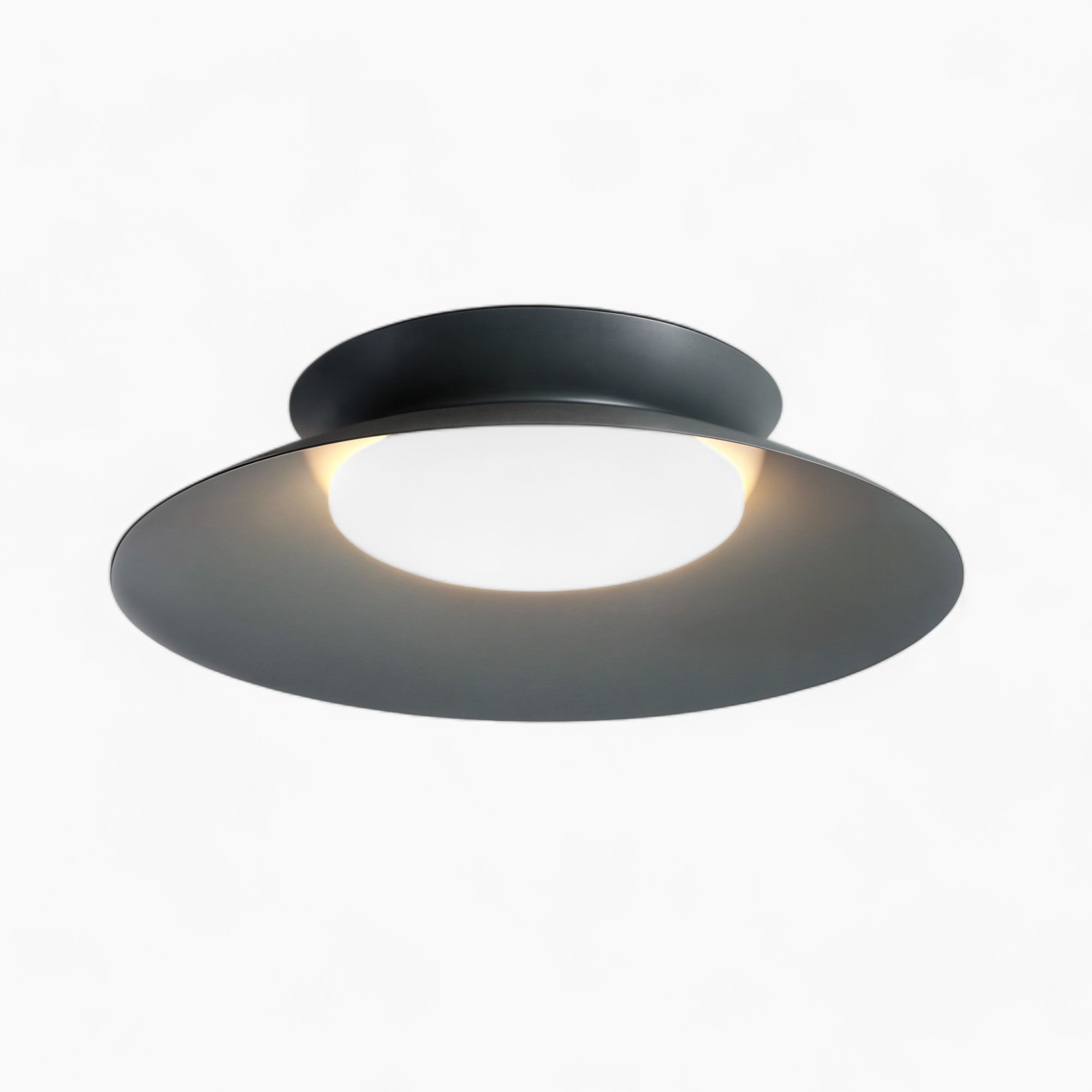 Elegante Metall-Deckenleuchte in Kegelform mit integrierter LED | Zeitgenössisches Design und galvanisierte Oberfläche