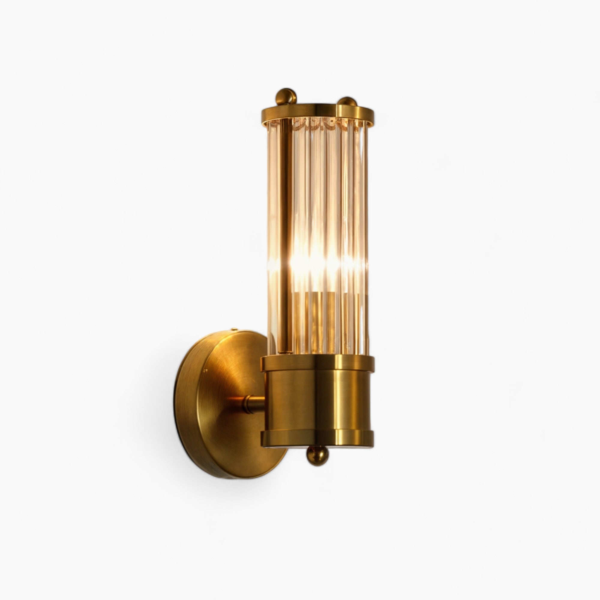 Luxusappliken für das Badezimmer in Gold mit Wandlichtern aus Kristall und Kupfer für eine anspruchsvolle Dekoration