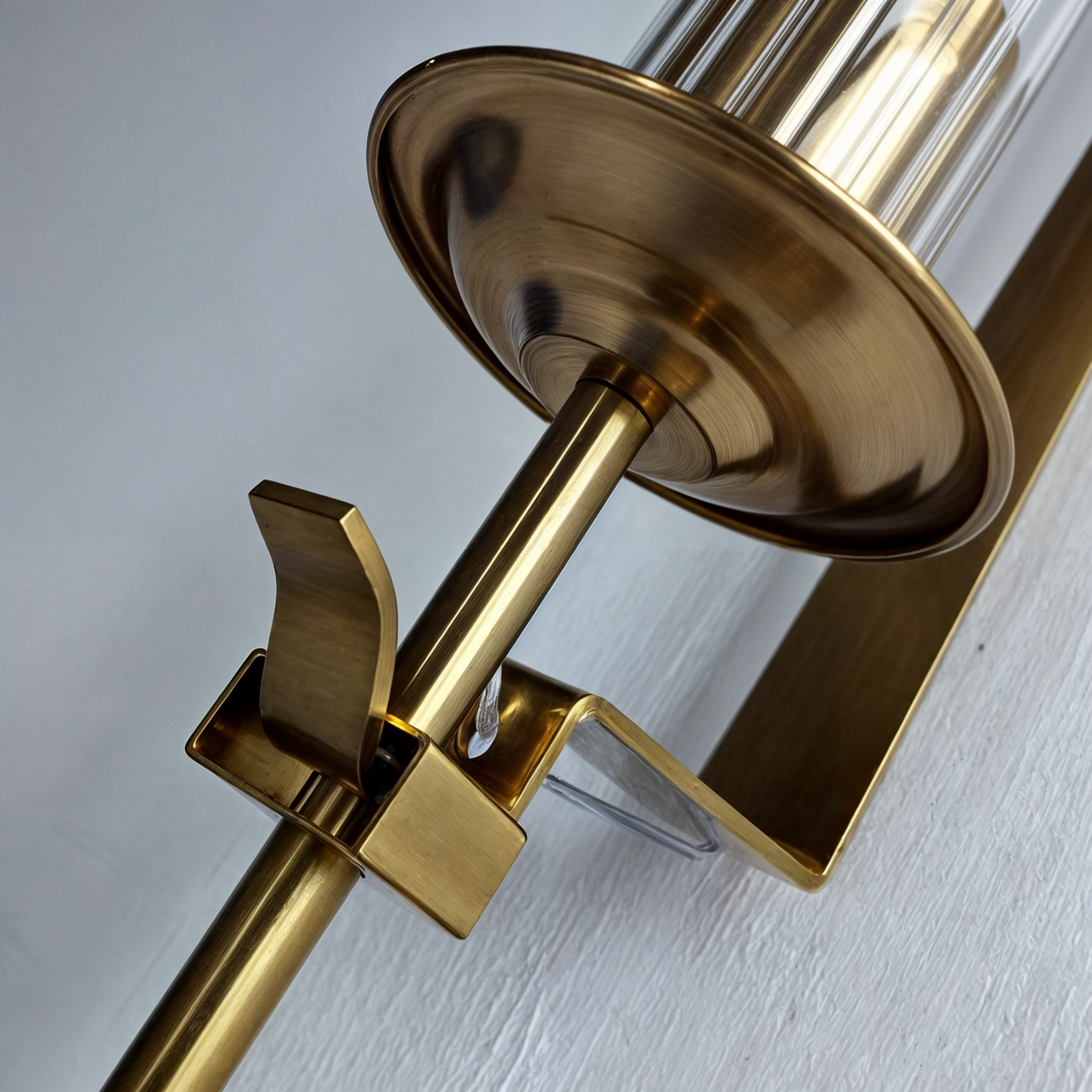 Nördliche Wandapplikation aus Metall und Glas mit E27-Fassung, kompatibel mit 90-260V und integriertem LED
