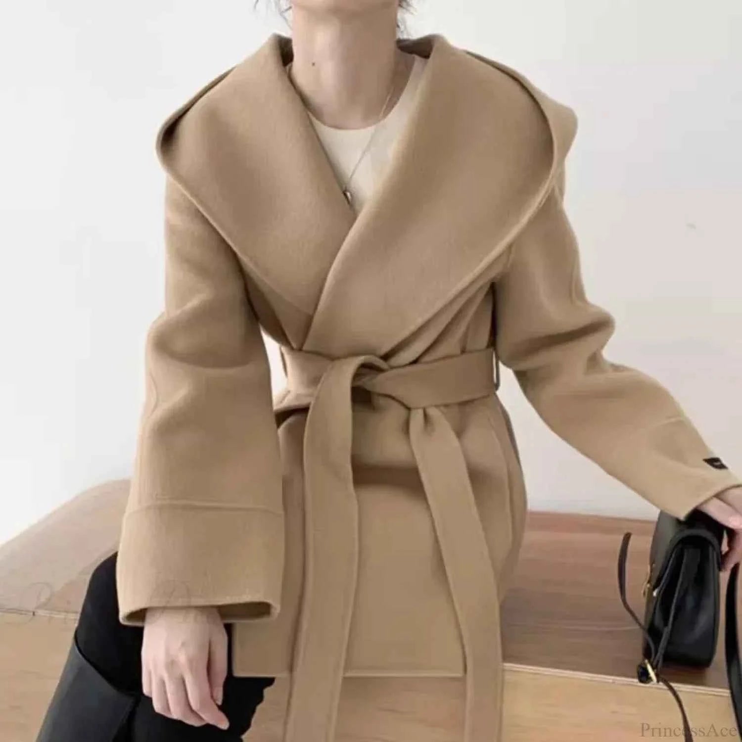 Eleganter wasserdichter Wollmantel mit Kapuze und Schnürung für Wärme und Stil