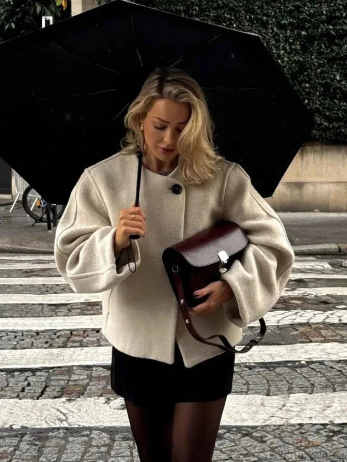 Legere Lammwoll-Langmantel mit Reverskragen und langen Ärmeln für Wärme und Stil