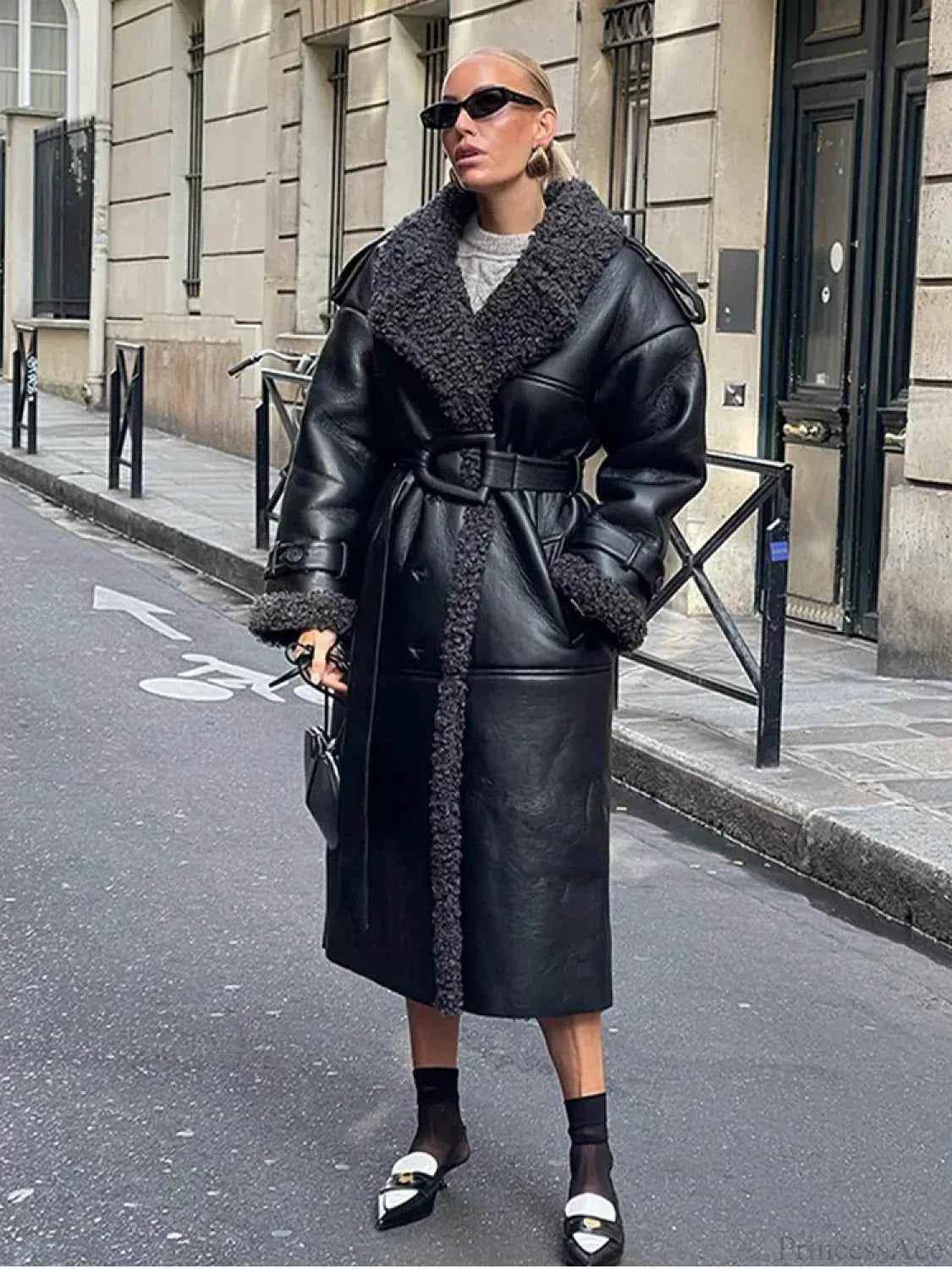 Damenmantel aus gepolstertem Fellimitat mit Leopardenmuster für einen eleganten und warmen Look