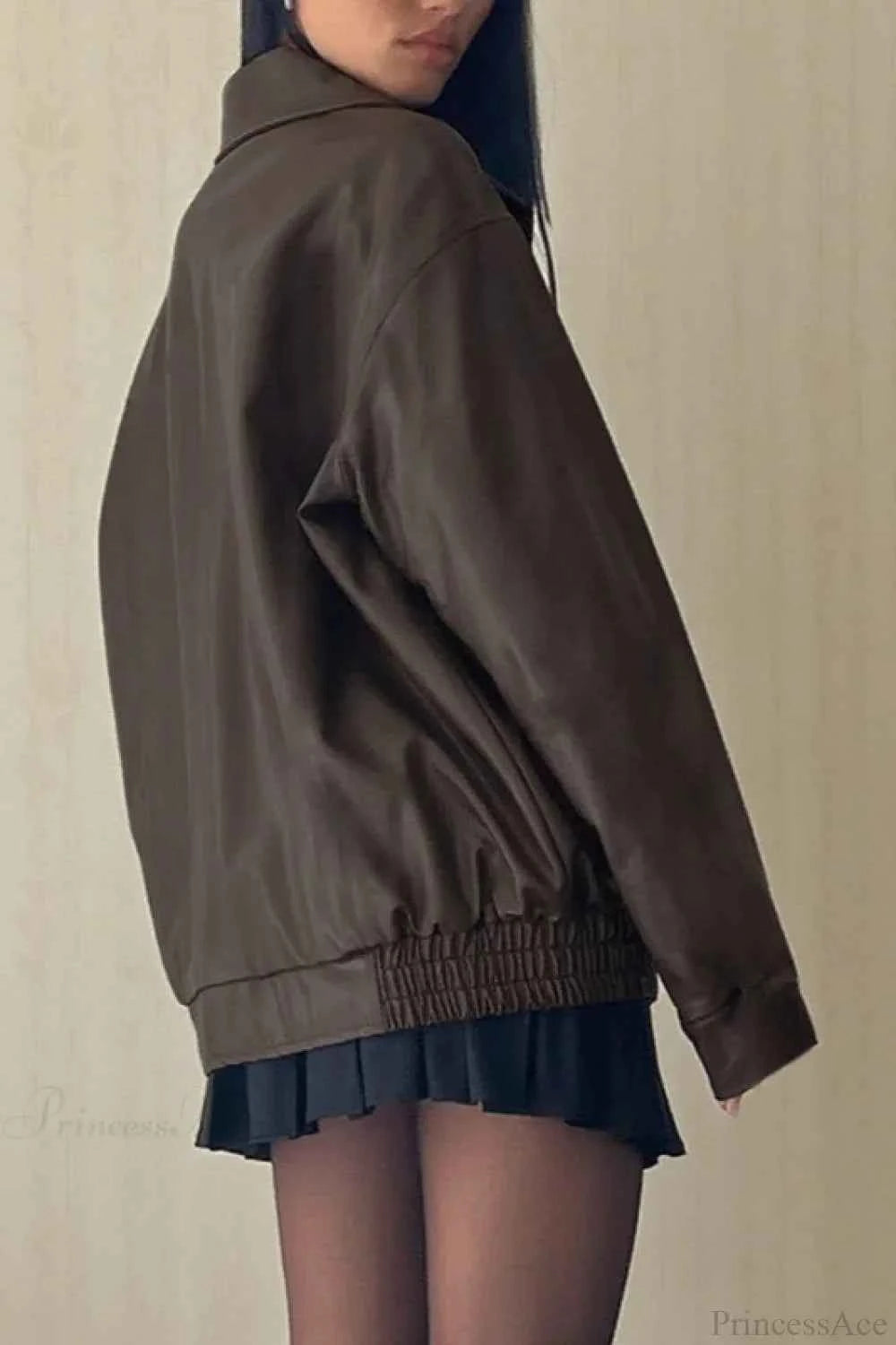 Legeres Leder Regenmantel mit langen Ärmeln und Reißverschluss