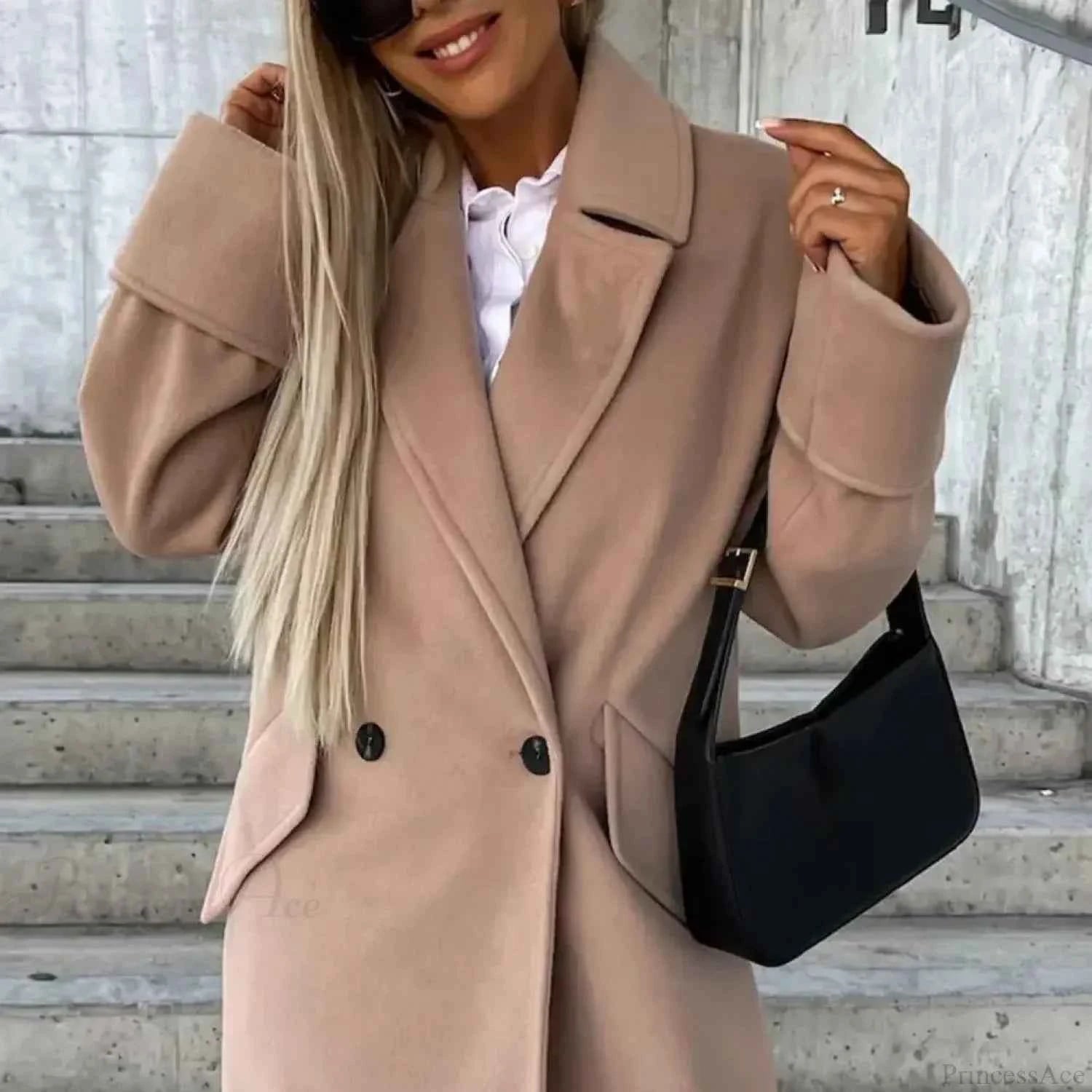 Männlicher isolierter leichter zweireihiger winddichter Mantel