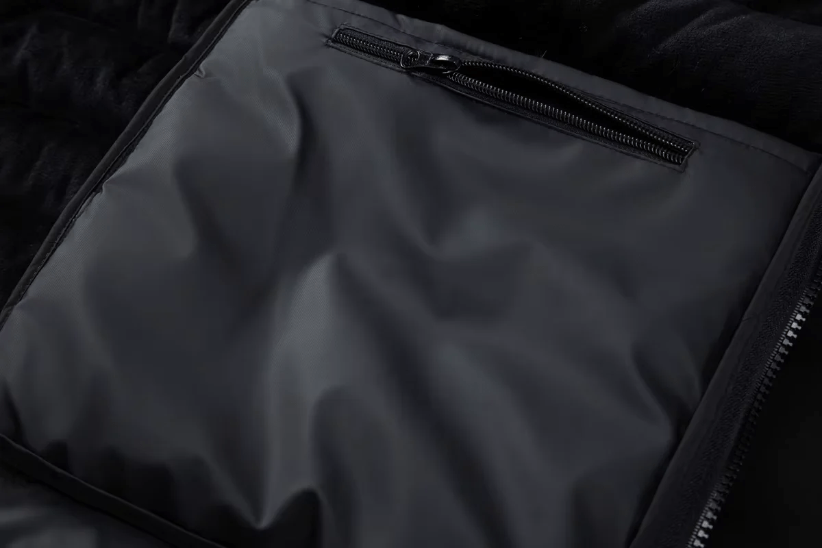 Luca – Modische Kapuzenjacke mit Reißverschluss und angesagter Steppfront