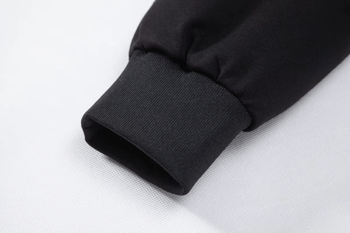 Luca – Modische Kapuzenjacke mit Reißverschluss und angesagter Steppfront