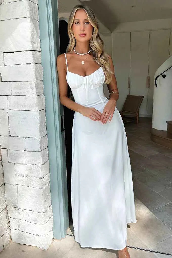 Alanis | Elegantes Midi-Kleid mit schmeichelhafter Silhouette in mittlerer Länge
