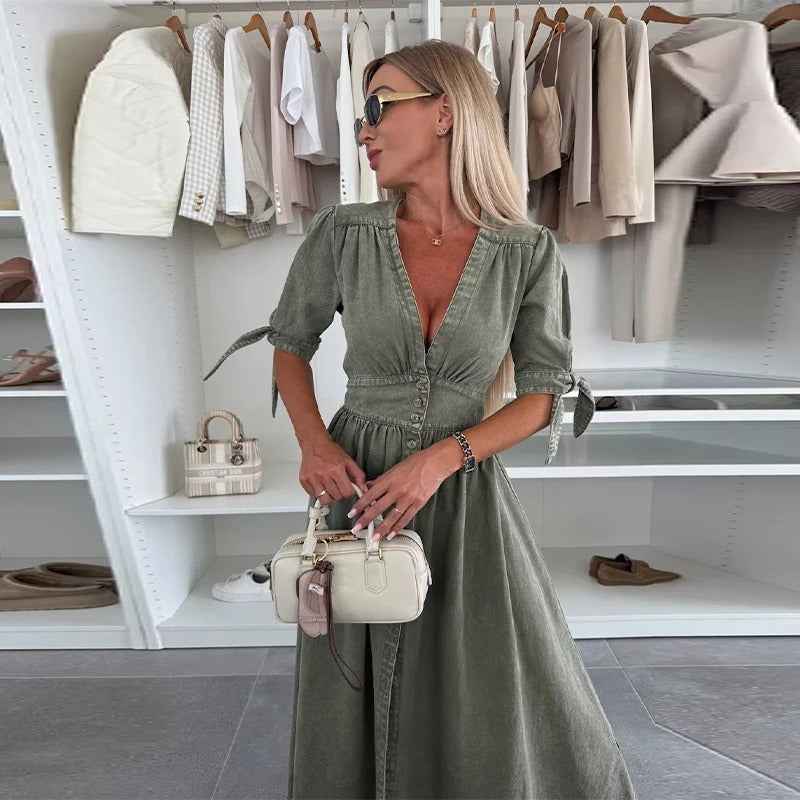 Clarina | Kleid mit tiefem V-Ausschnitt und Schlitz