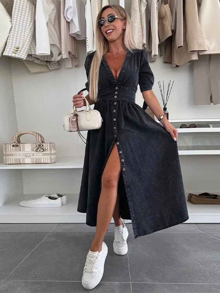 Clarina | Kleid mit tiefem V-Ausschnitt und Schlitz