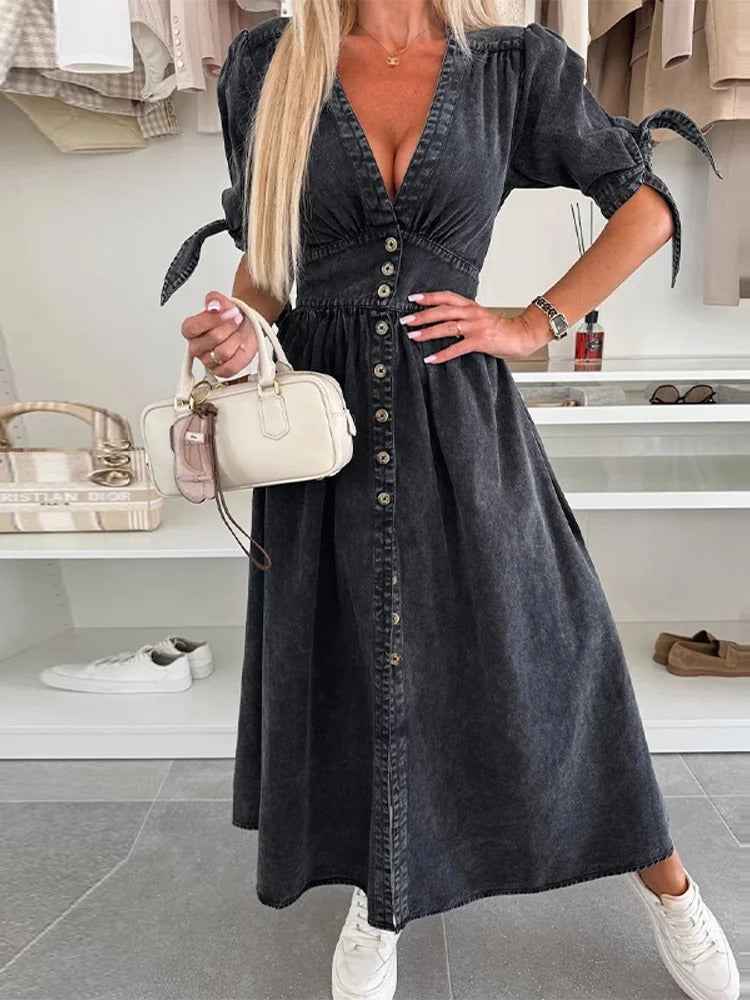 Clarina | Kleid mit tiefem V-Ausschnitt und Schlitz