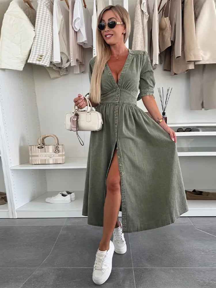 Clarina | Kleid mit tiefem V-Ausschnitt und Schlitz