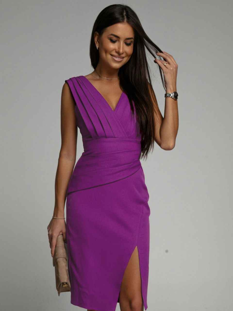 Aveline – Zeitloses, elegantes V-Ausschnitt-Kleid