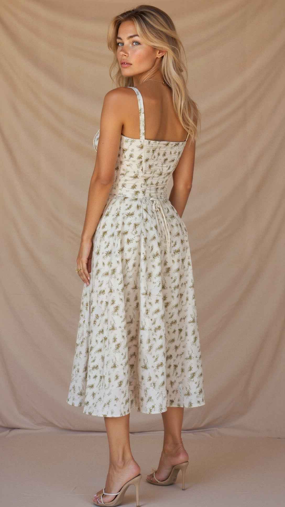 Kiana | Maßgeschneidertes Kleid mit schlanker, schmeichelhafter Passform