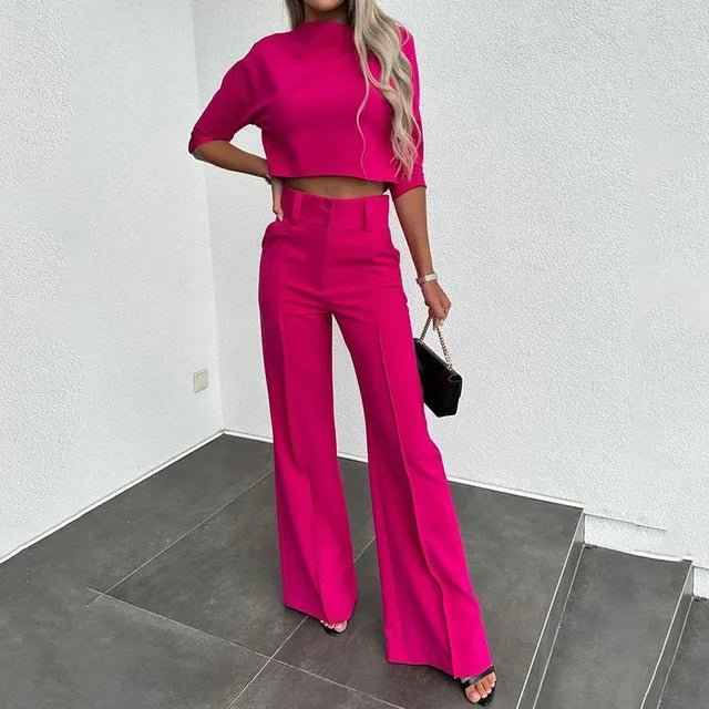 Kayla | Modernes Damen-Outfit mit Oberteil, Accessoires und stilvollen Anzughosen