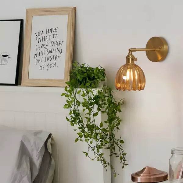 Retro elegante und originelle Tulpen-Blumenwandleuchte aus Glas