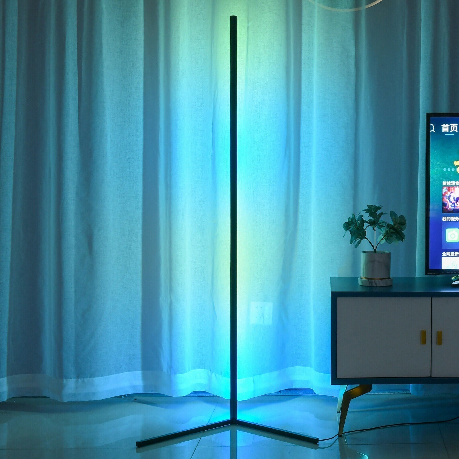 Moderne RGB LED Stehleuchte mit Fernbedienung und App für individuell anpassbare Beleuchtung