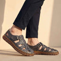 Durchbrochene Herren-Sandalen