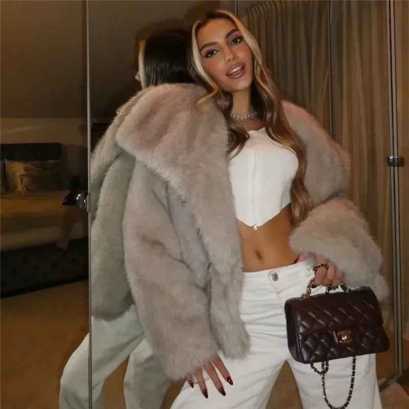 Adriana | Eleganter Ledermantel SELENE für einen klassischen Stil