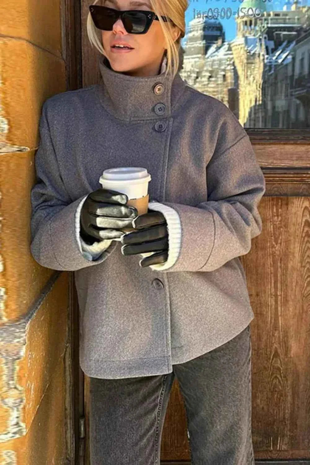 Lässige kurze Woll overcoat mit elegantem Reversdesign