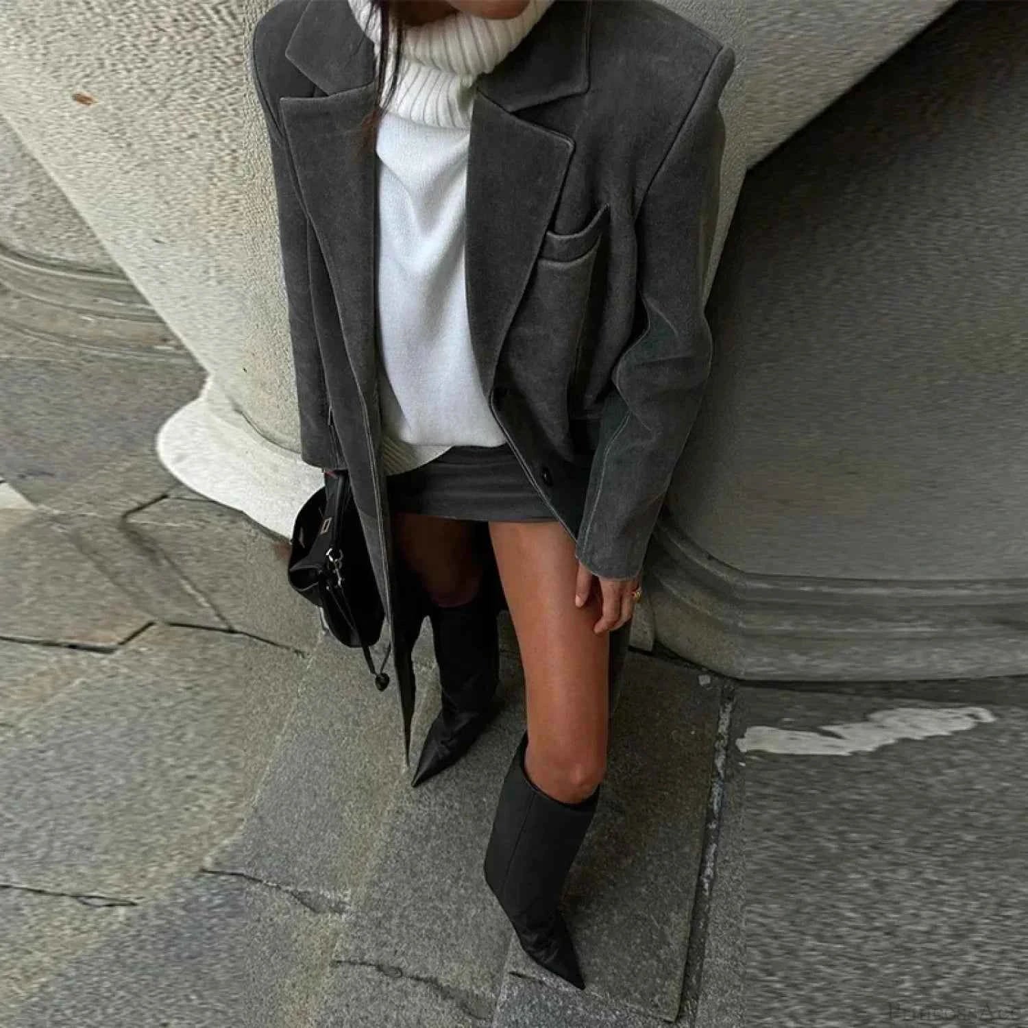 Klassischer solider Leder-Revers und Doppel-Operation-Mantel Elegant