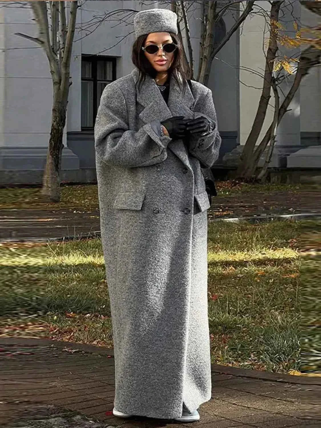 Eleganter Solider Überziehmantel mit V-Ausschnitt für stilvollen Komfort